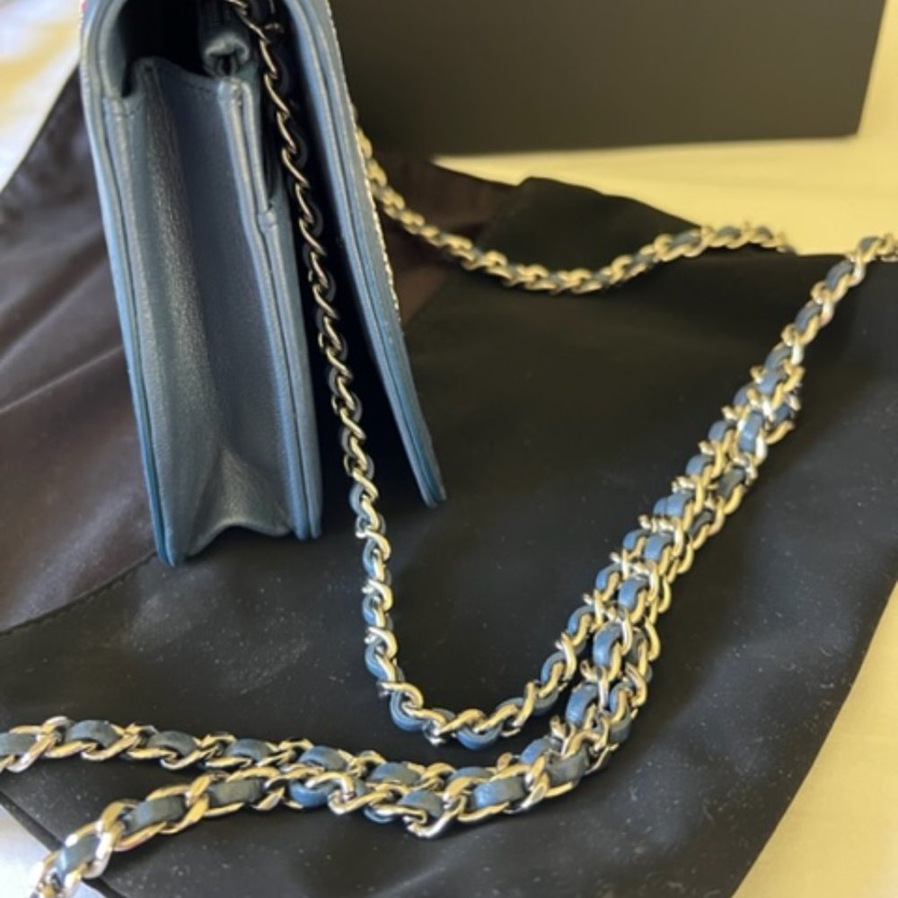 Chanel - Rhinestone Boy Wallet - Excellent Condition - Picture 4 of 8